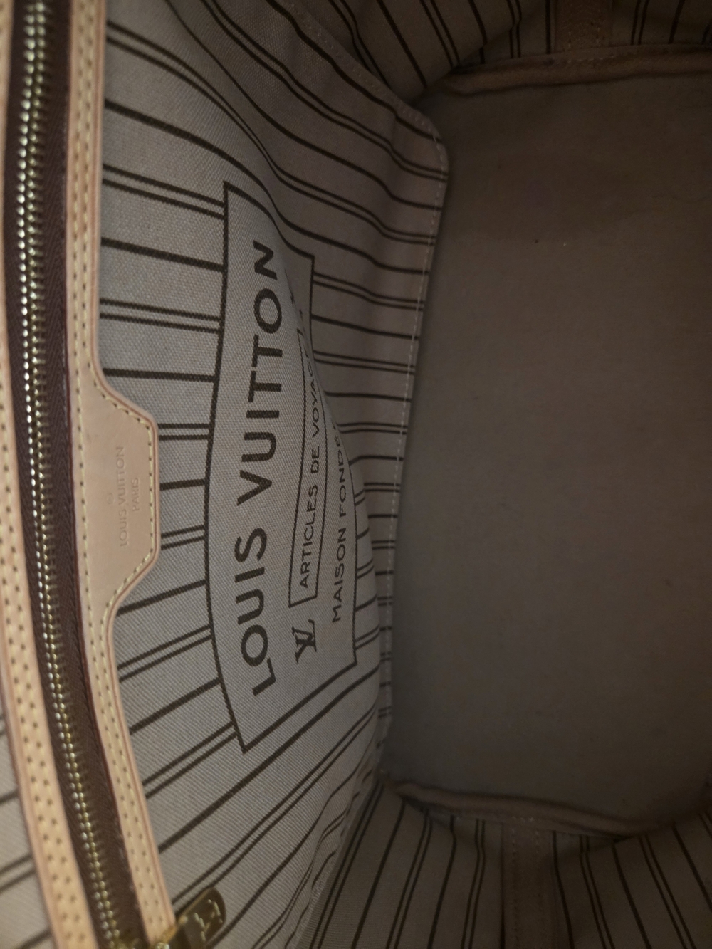 Louis Vuitton Monogram Canvas Tote in Brown with Tan Trim - Picture 8 of 16